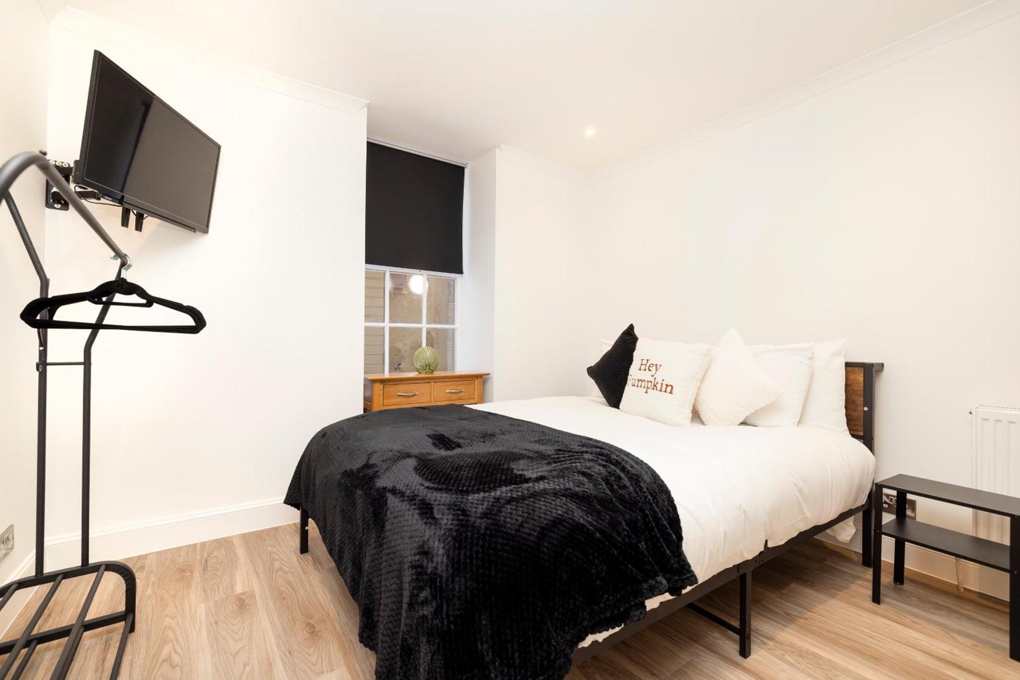 Joivy 3br Flat In Haymarket With Free Parking Apartment EDI