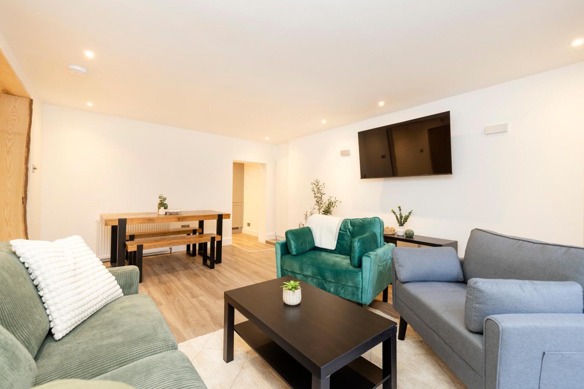 Apartment Joivy 3br Flat In Haymarket With Free Parking EDI